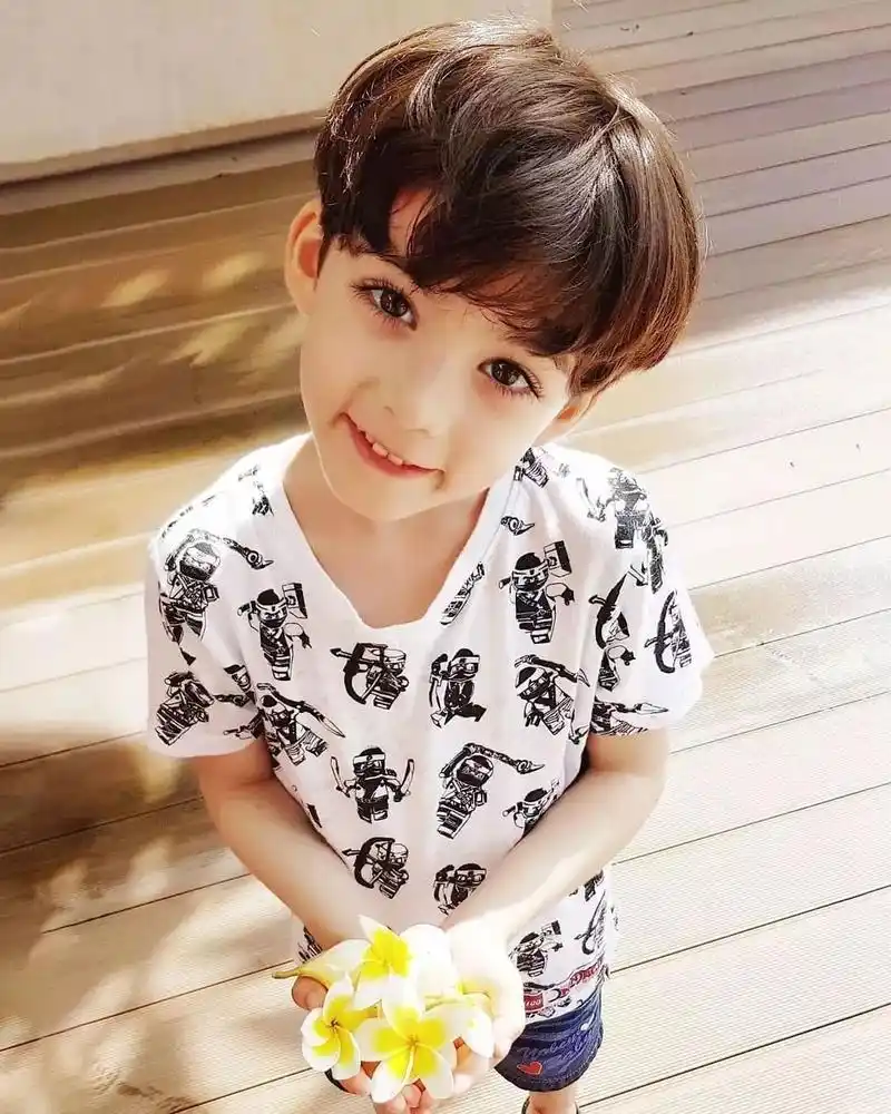 这个混血小男孩让18万人疯狂网友又来骗我生孩子