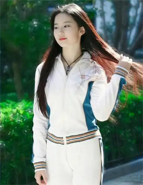 刘亦菲17岁跑步旧照