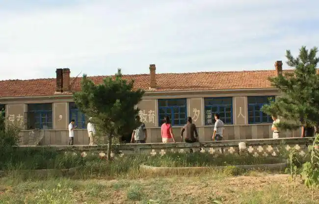 看看这些老照片能否找到当年同桌的你