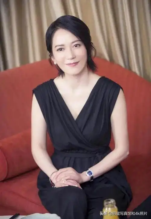 俞飞鸿的裹胸和翘臀