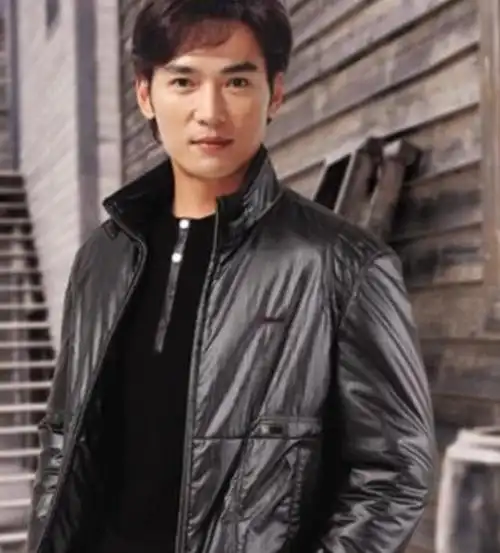 51岁焦恩俊近照老的让人不敢相信男神也经不住岁月的洗礼