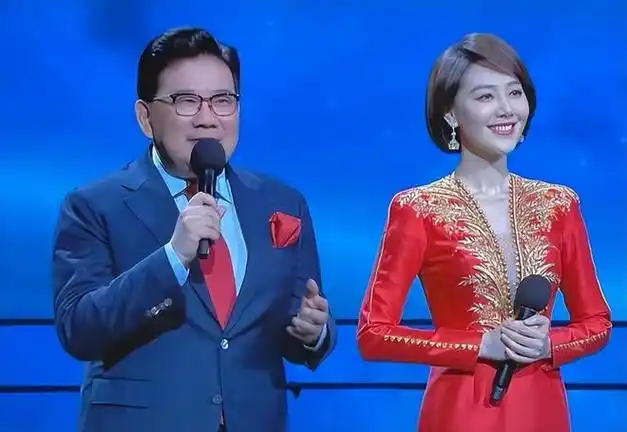 被传与小尼结婚的她,如今怎样了|李咏|王冠|曹可凡|撒贝宁|中央广播