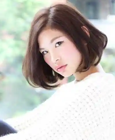 国字脸女生适合的发型,蓬松卷发最修颜