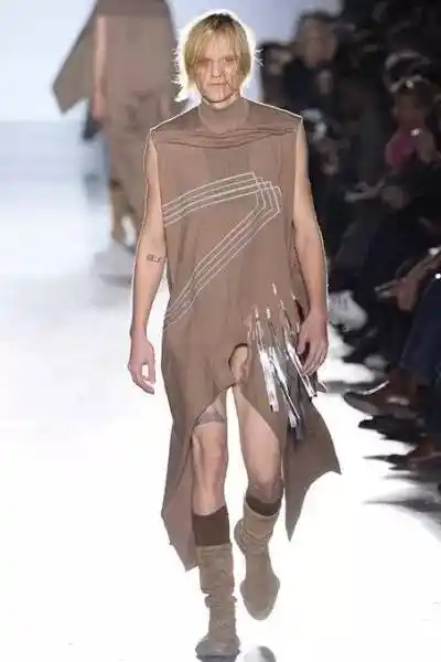 男模走秀露出小丁丁众人傻眼这是什么风格