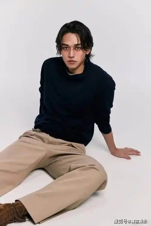 黄旭熙solo告吹的消息刷屏了,solo歌手身份出道的计划突然告吹