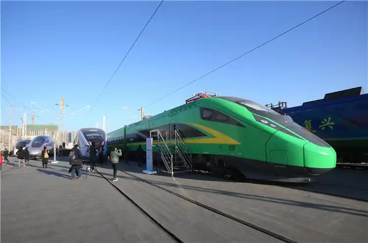 复兴号高颜值新成员亮相|复兴号|编组|动车组_新浪新闻