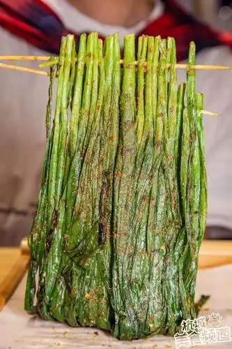 这家新开的烧烤店,一秒穿越到三国,服务员居然是貂蝉?