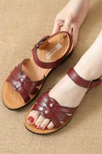 新款凉鞋女妈妈凉鞋 strong>妇女 /strong>夏季平底 strong>中年