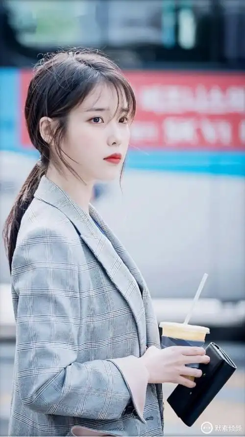 iu李知恩照片紫色,iu李知恩照片紫色头发-图片大观-奇异网