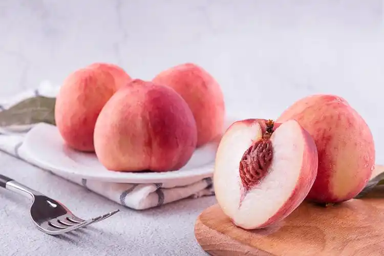 高颜值的新式茶饮蜜桃乌龙茶