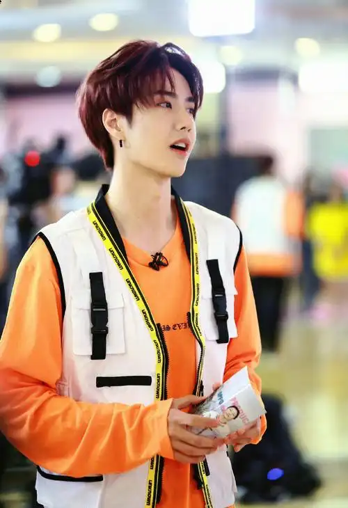 uniq-王一博    考古创造101王导师#王一博的考古日常