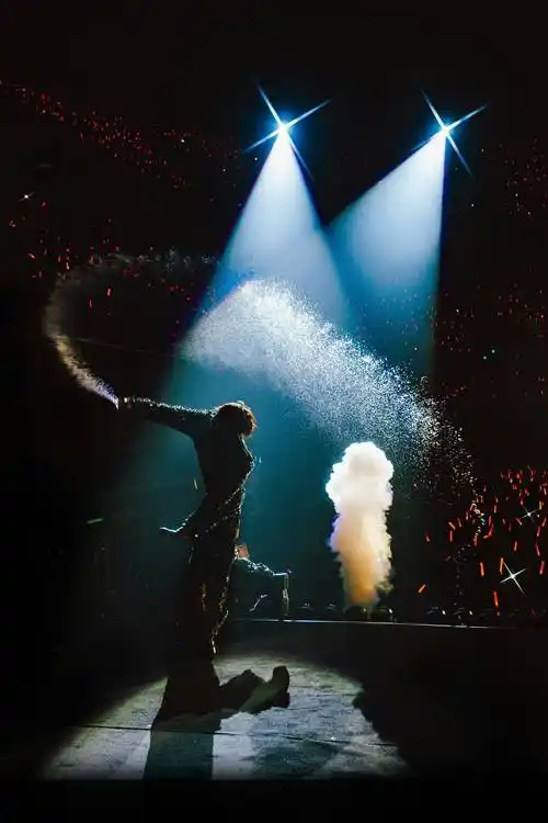 王源2024客厅狂欢二巡顺利举行 绿海点亮郑州人气爆棚_演唱会_舞台