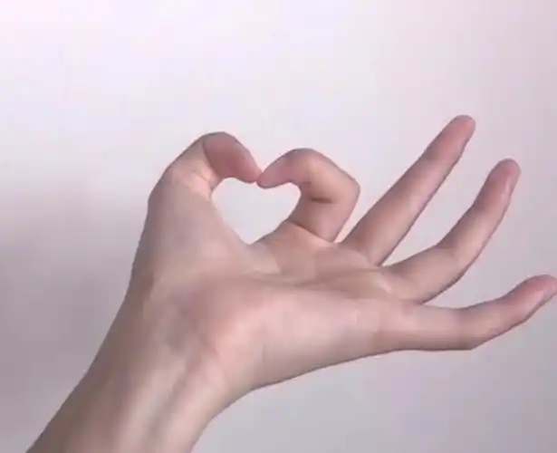 手势比心表情包_比心_手势表情 - 发表情 - fabiaoqing.com