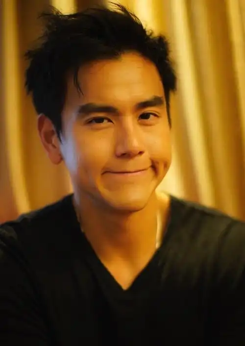 彭(peng)于(yu)晏(yan)图(tu)片(pian)