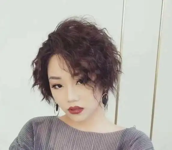 头发少的女生适合什么发型,头顶头发少的女生适合什么发型图片图5