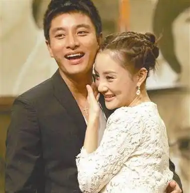 李小璐会后悔和贾乃亮离婚吗?晒甜馨近照,却远不及贾乃亮发展好