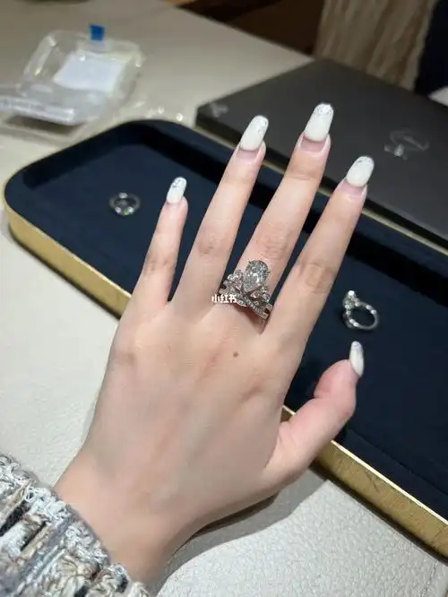 好纠结 各位刘亦菲们给个意见-#尚美  #海瑞温斯顿hw  #钻戒