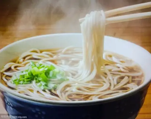 一碗清汤面的怀念