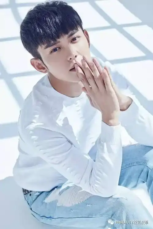 男神|蓝博:新生代小鲜肉呆萌一笑暖人心
