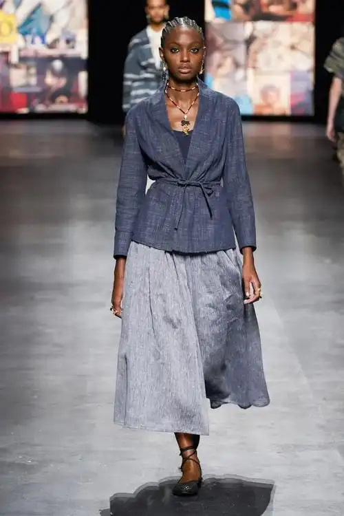 时装走秀透视服装女装2021(时装秀视频2022年夏装)-中纳网