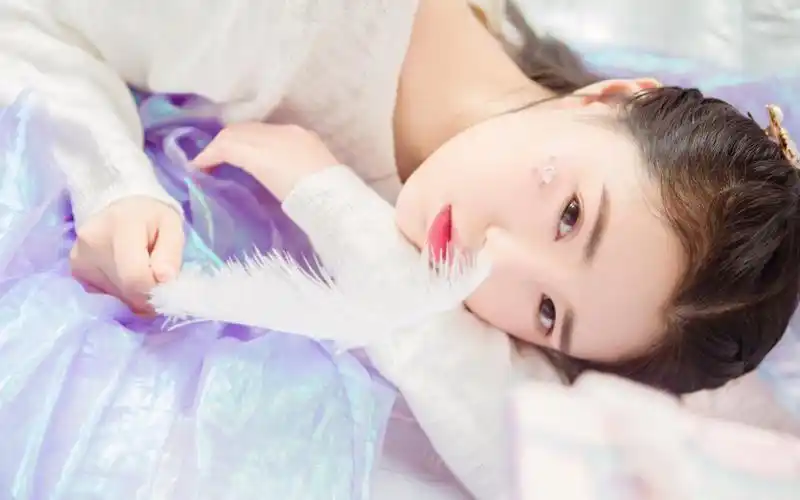 清纯可人的美女唯美私房照图片桌面壁纸