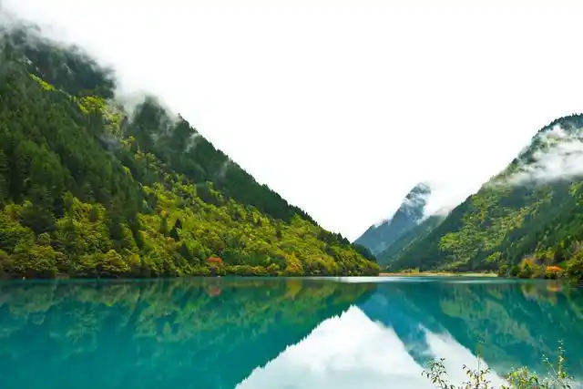 九寨沟:并不那么美丽的旅游胜地