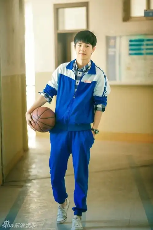 消息学长好刘昊然校服写真清新帅气