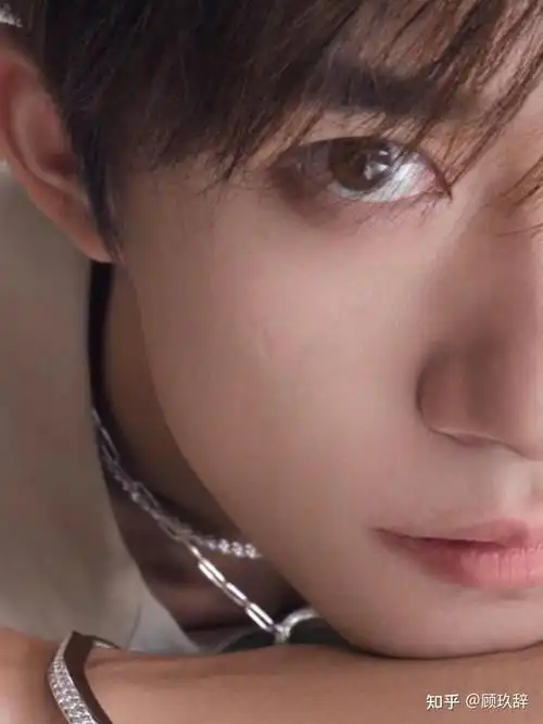 求易烊千玺高清怼脸图!希望没有水印,太感谢啦! - 知乎