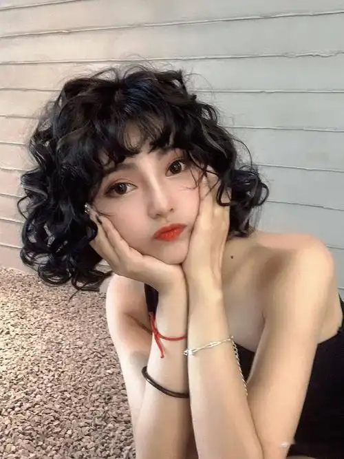 2021冬天你就差一款慵懒法式蛋卷烫