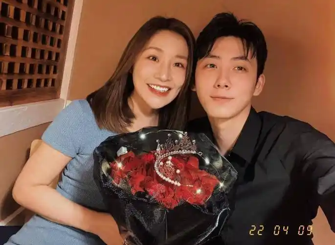 闺蜜杨紫送祝福:等着我去看你_宝宝_老公_吕鹏兴