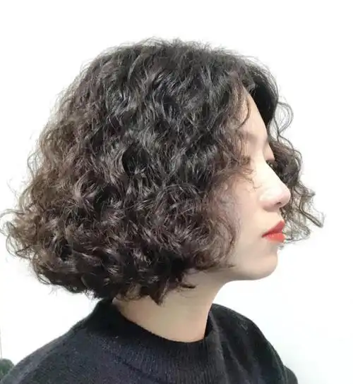 女人过了45发型这样剪洋气利落显年轻温婉时尚有气质