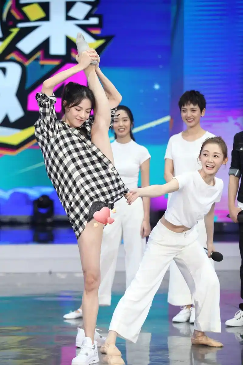 钟楚曦# #每日娱乐播报