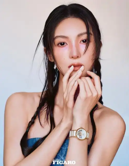 金晨费加罗四月刊封面##金晨费加罗花朵高定造型##金晨费加罗细闪