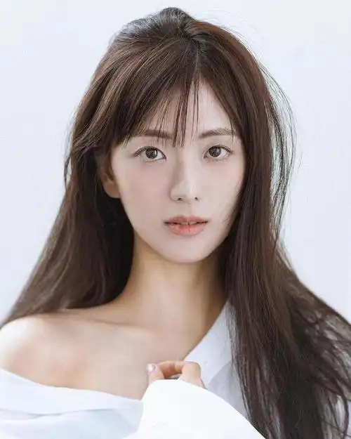 作为blackpink里颜值担当的jisoo和身高187公分的安普贤可以说是韩娱