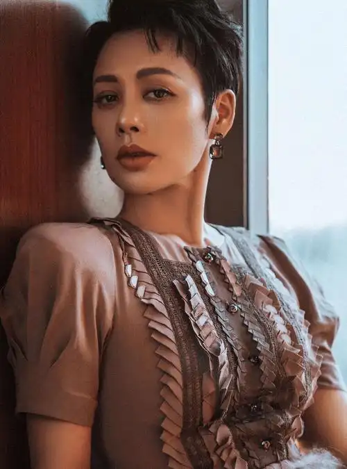 大姐大宁静如此霸气,却坦言自己内心是个小女人,渴望做贤妻良母_姜文_