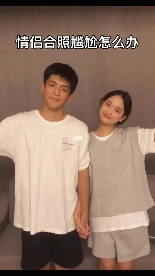和男朋友合照很尴尬怎么办情侣拍照姿势78
