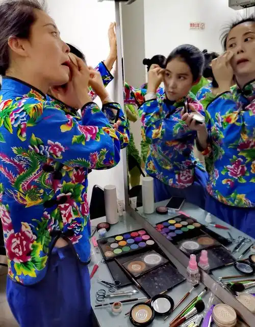 演员在化妆间