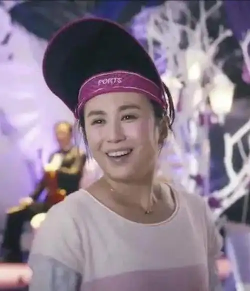 她的相貌一般,但却是中国影史票房最高女演员,嫁给小11岁圈外人