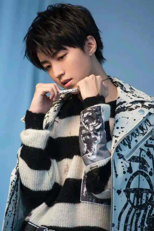 王俊凯帅气养眼花絮照高清图片