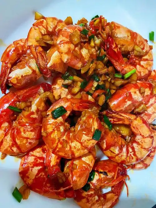 的香油焖虾01好吃到嘬手指#吃货薯看这里  #吃货薯  #虾  #蒜蓉虾