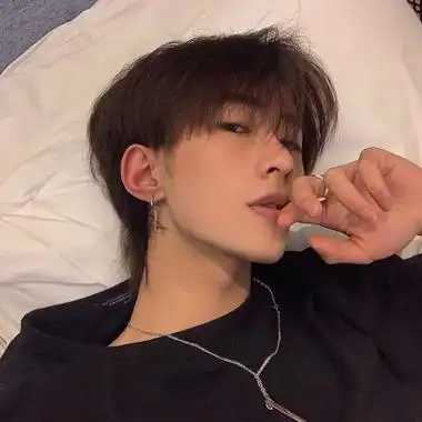 高冷成熟男头 男生头像冷酷高冷