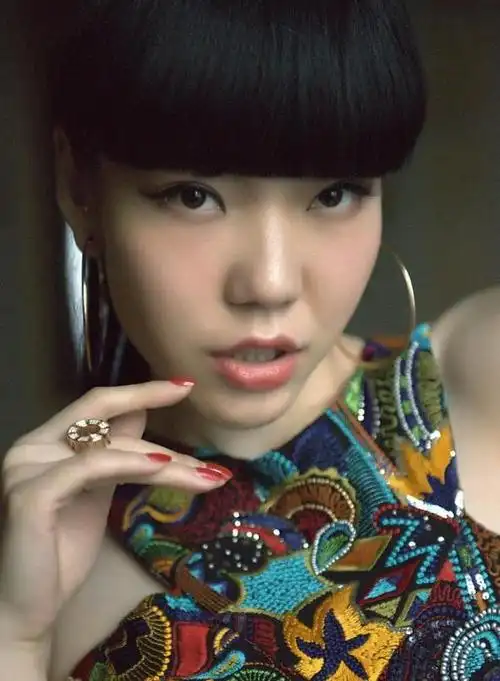 曾经的舞台王者吴莫愁,被市场淘汰,如今沦落到在小县城演出!