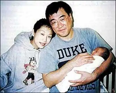 李宗盛舞台上揭离婚细节,赞叹林忆莲!