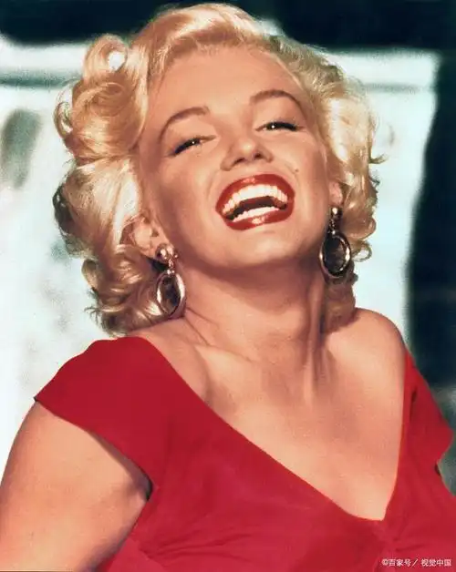 梦露与赫本都是总统的情人,一个被呵护,一个被当玩物