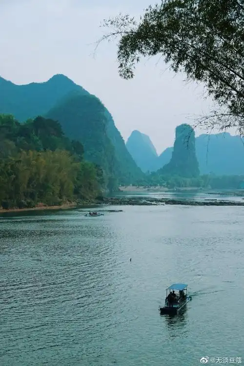 私享世界#阳朔风景没变,墨色漓江依然山水如画.