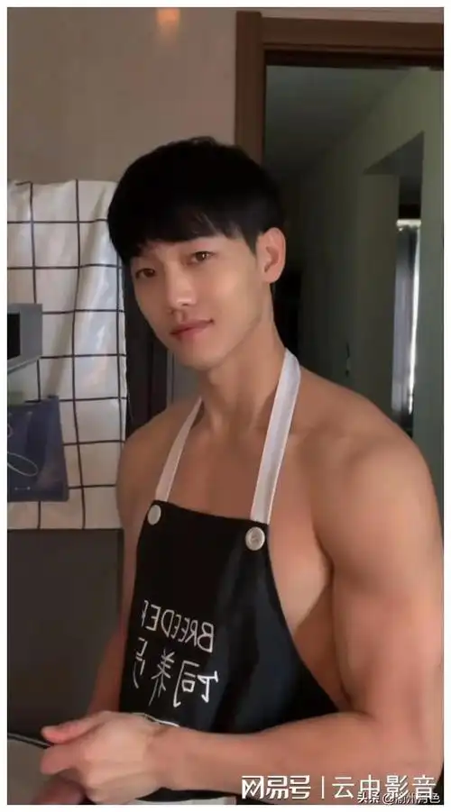 酷似宋仲基的辽宁帅哥