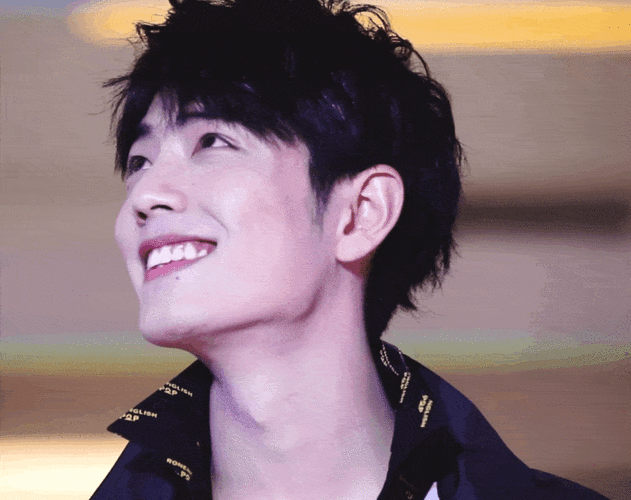 肖战的笑容,你能顶得住几个?生图不如动图好看系列