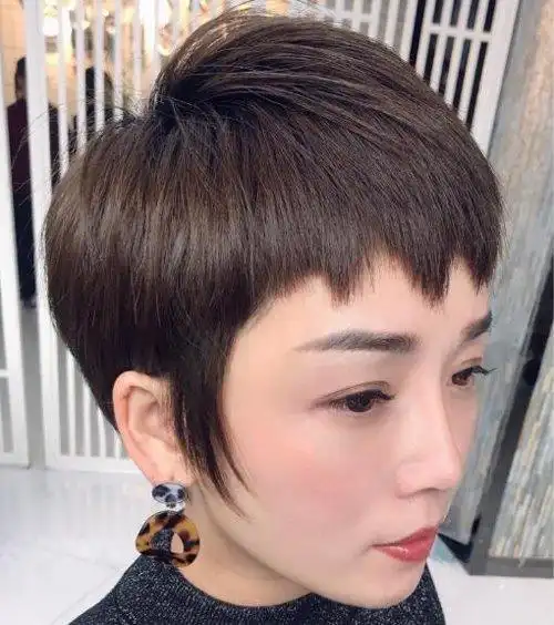 女生剃高位波波头才够时髦帅气 中年女士最新波波头短发造型
