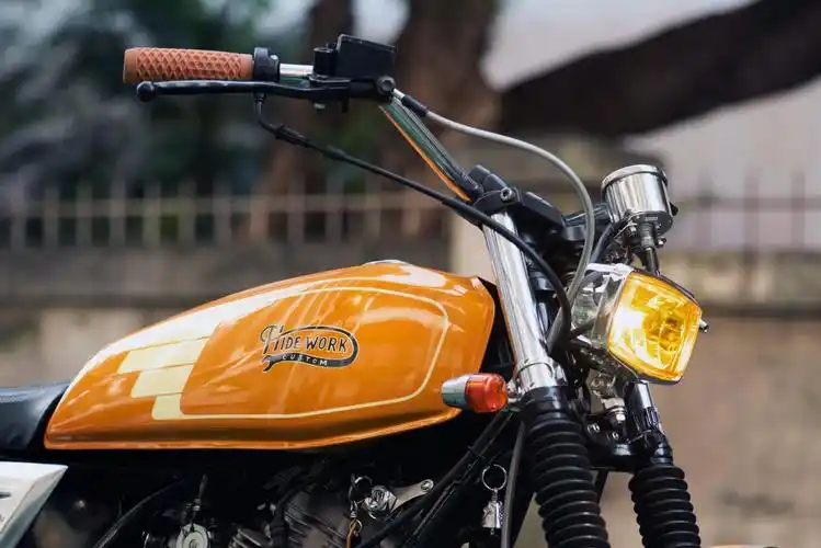 一部改完换老爸接手的雅马哈sr150