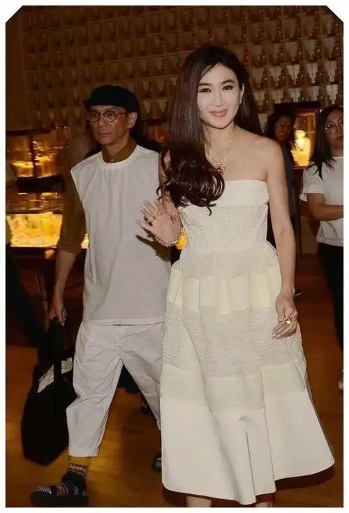 果然浪漫型人是演妲己的不二人选,同种风格的还有范冰冰,朱珠,蒋欣等